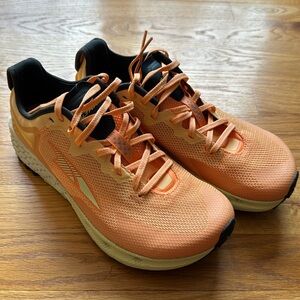 NWOT Women’s Altra Timp 4 Trail Running Size 9